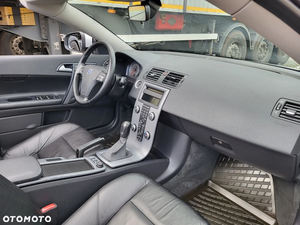 Volvo C70 2.0D Momentum - 32