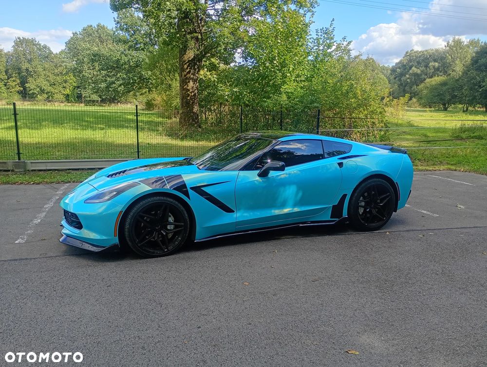 Chevrolet Corvette - 12