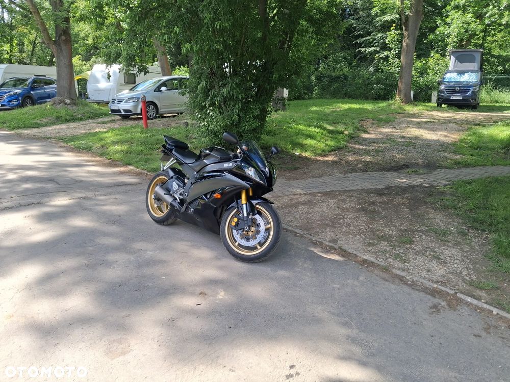 Yamaha R6 - 1