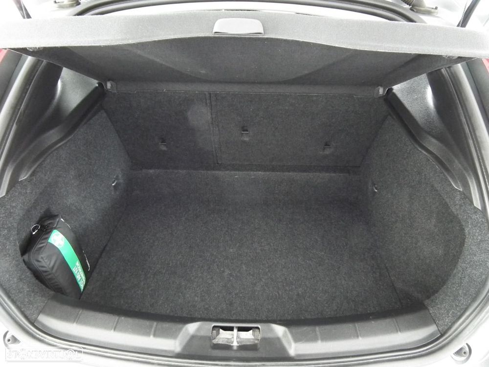 Volvo V40 1.6 D2 Momentum - 9