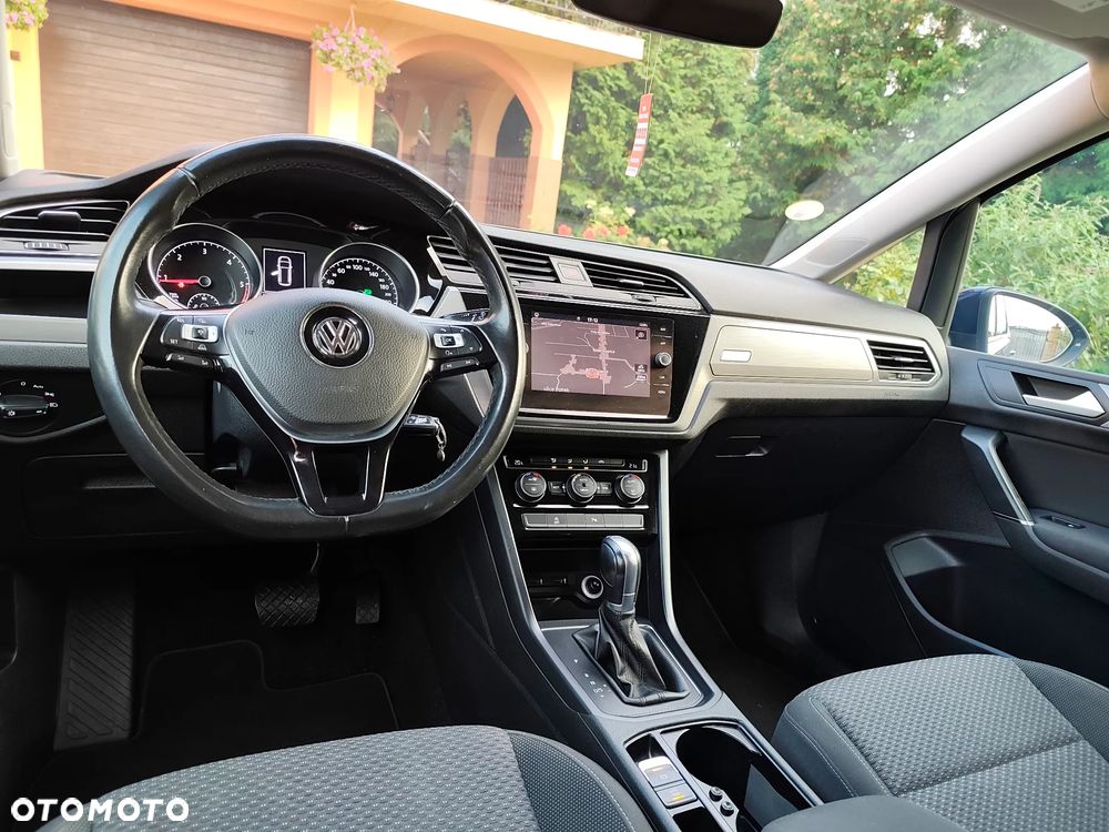 Volkswagen Touran ver-2-0-tdi-scr-bluemotion-technology-dsg-highline - 12