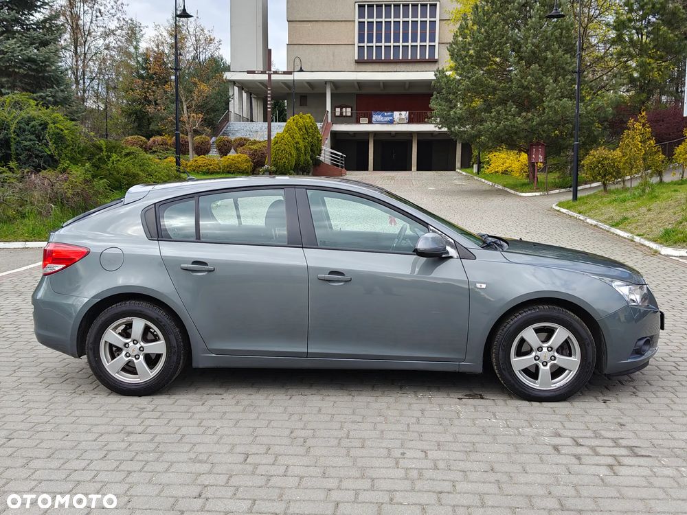 Chevrolet Cruze 1.6 LT - 9