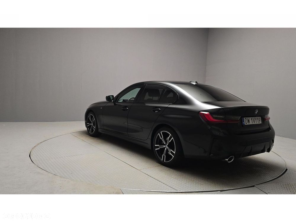 BMW Seria 3 320d xDrive mHEV M Sport - 4