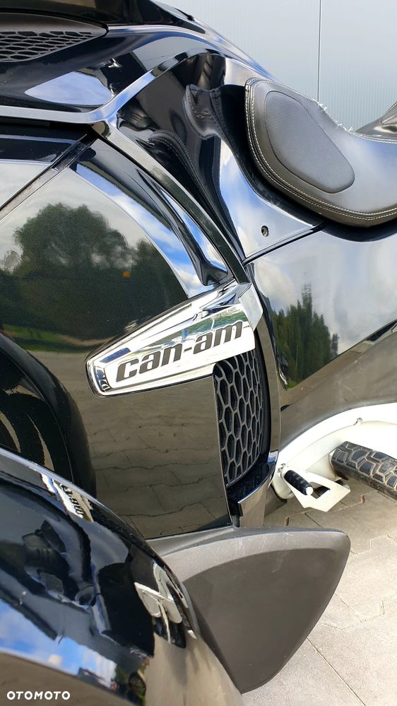 Can-Am Spyder - 20