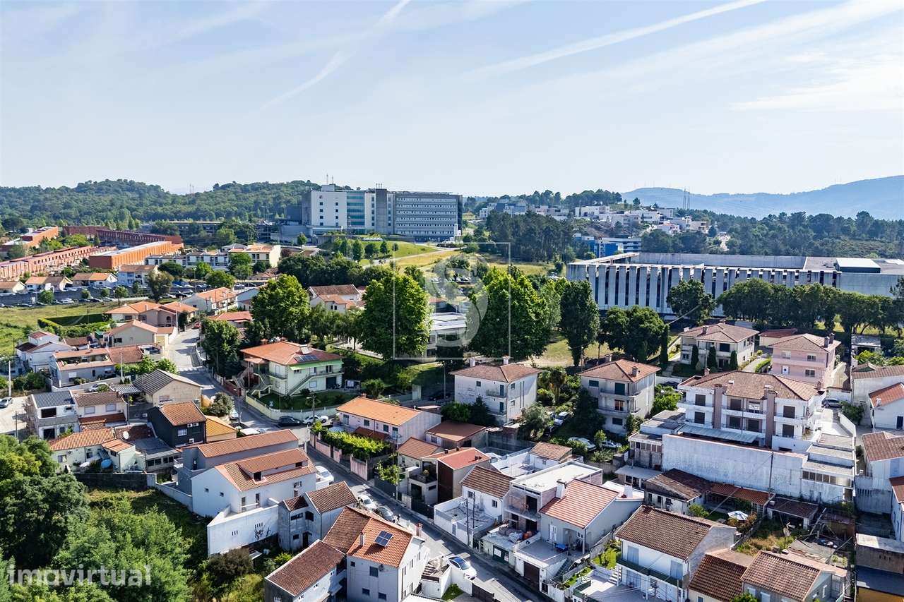 Moradia T3, remodelada, em São Vítor, Braga - Grande imagem: 3/40