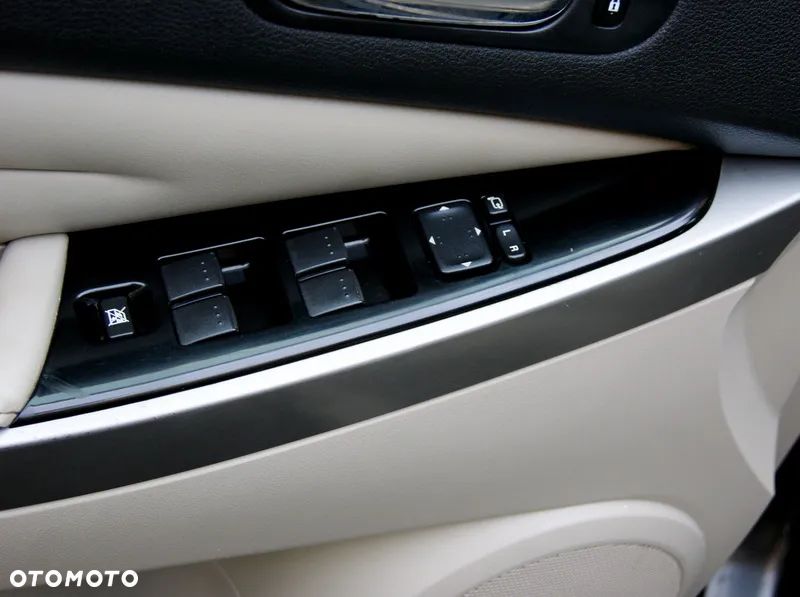 Mazda CX-7 2.2 CD Exclusive + - 30