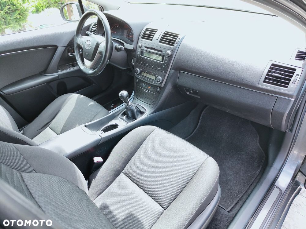 Toyota Avensis 2.0 Sol EU5 - 8