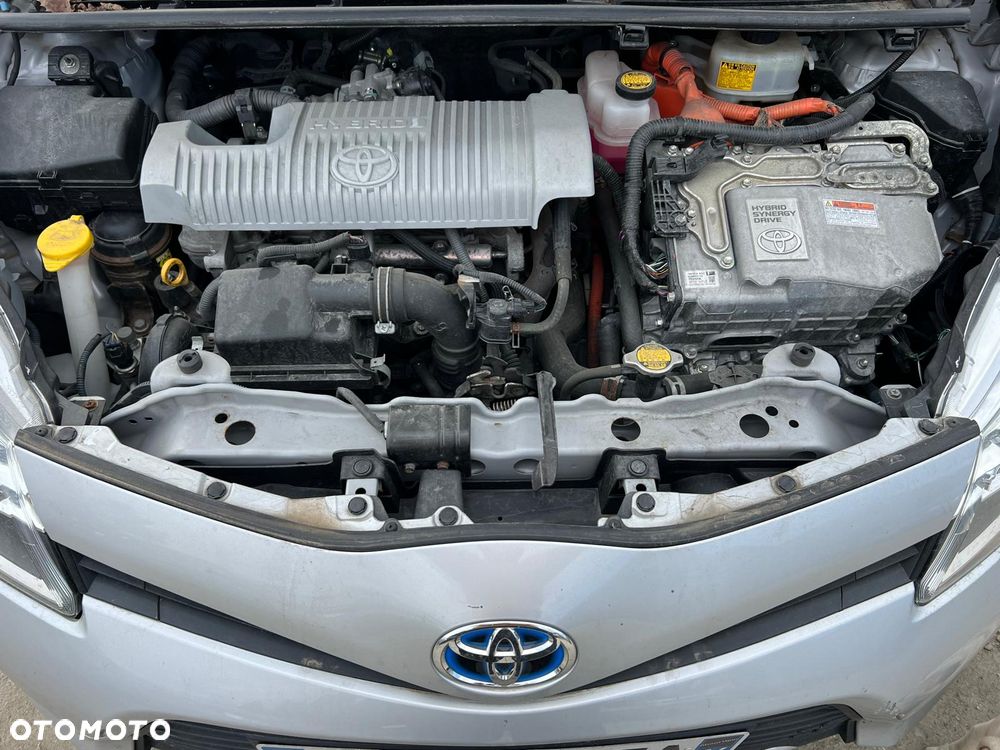 Toyota Yaris Hybrid 100 Premium - 19