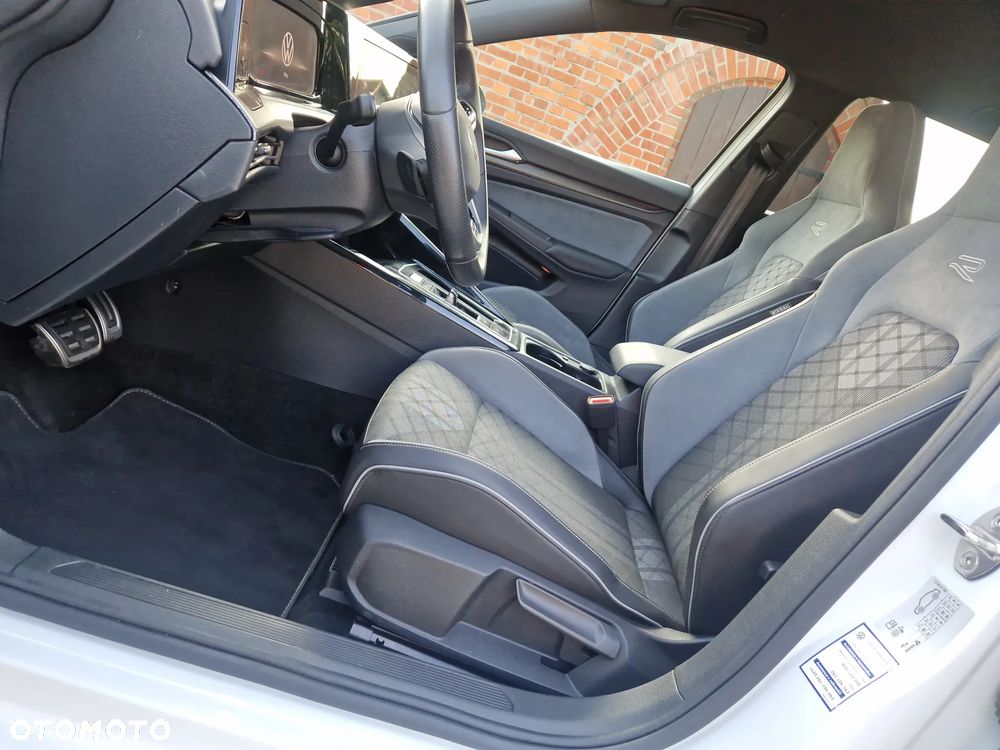 Volkswagen Golf 1.5 eTSI OPF DSG R-Line - 21