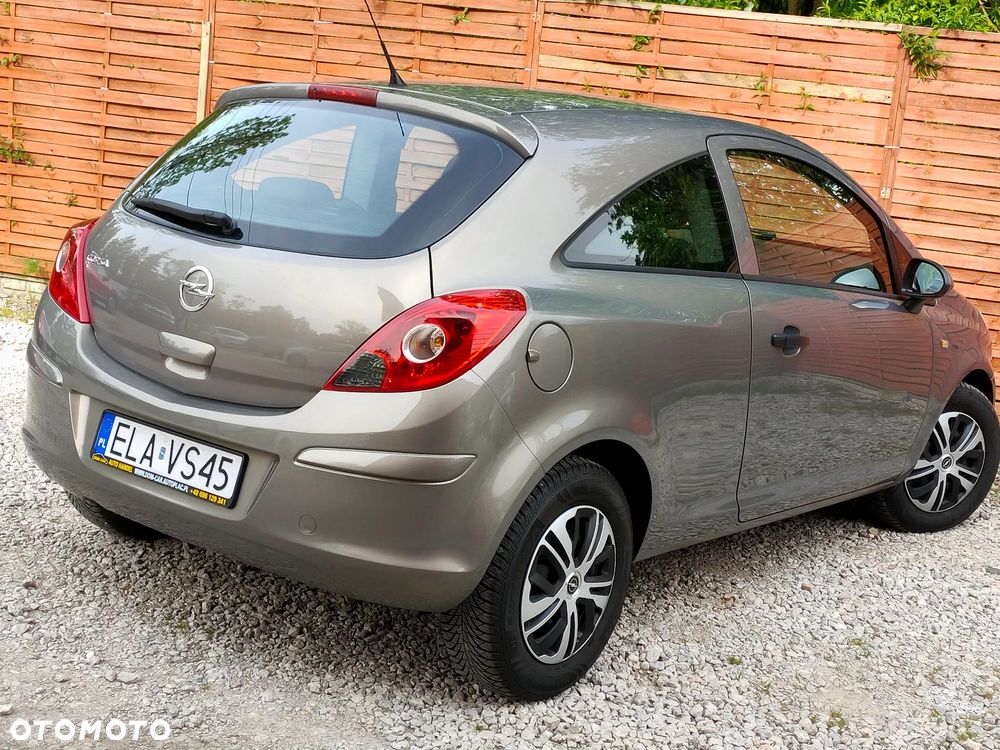 Opel Corsa 1.4 16V Active - 2