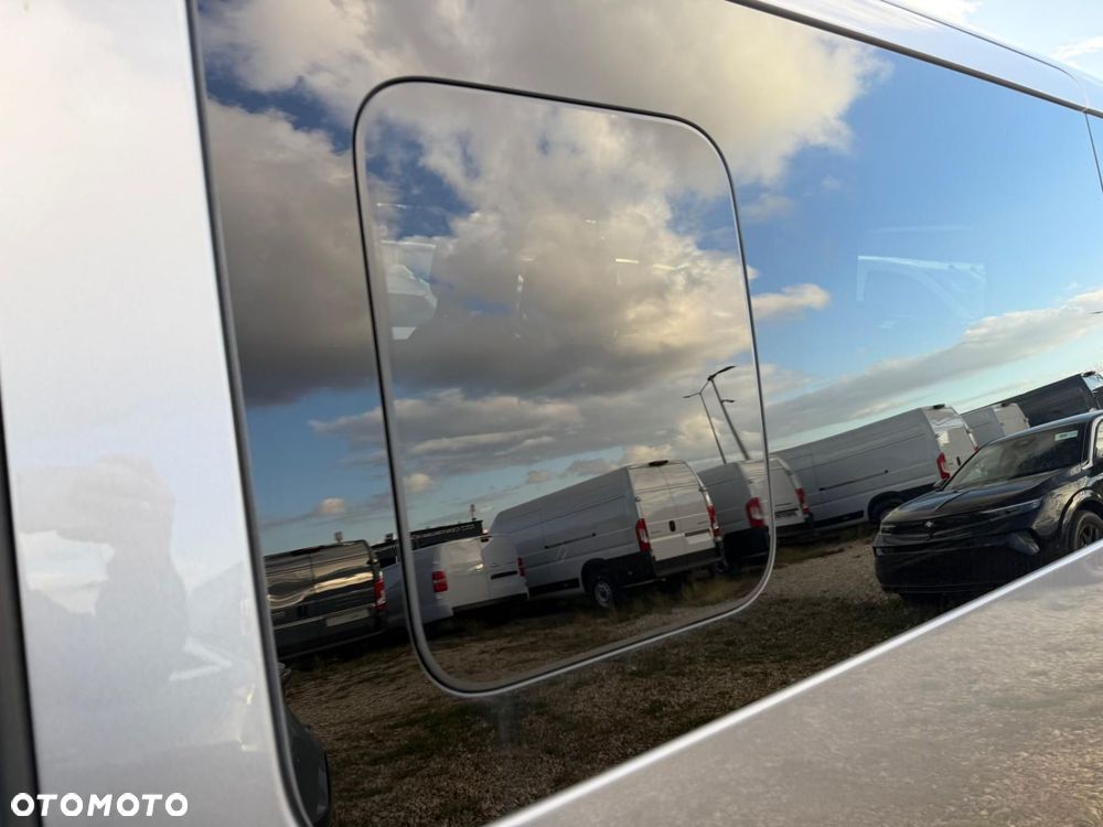 Opel Vivaro - 8