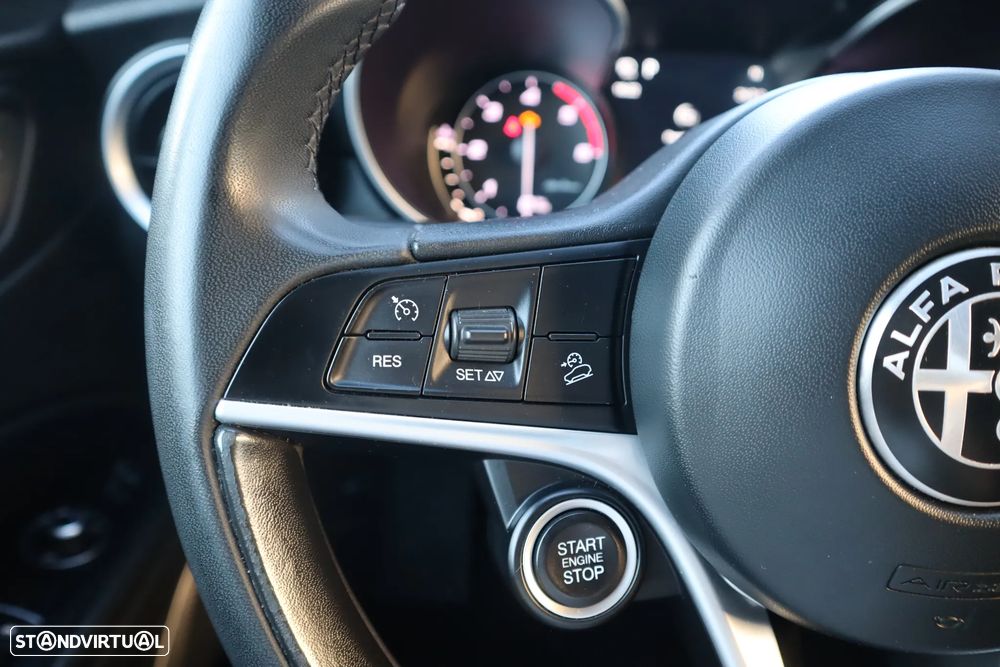 Alfa Romeo Stelvio 2.2 D AT8 - 29