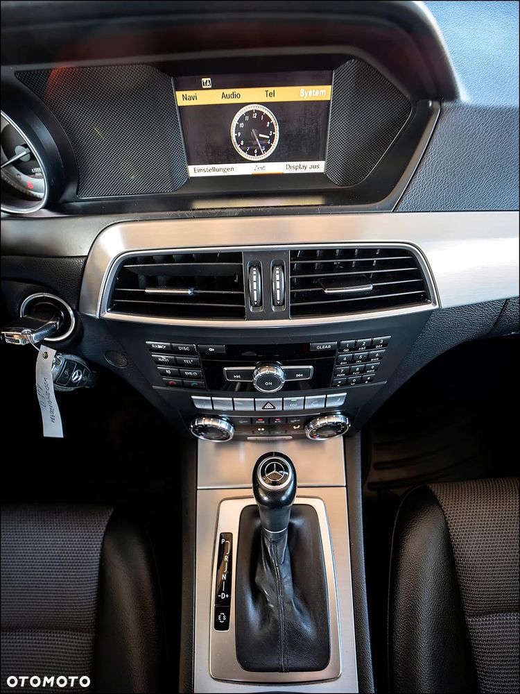 Mercedes-Benz Klasa C 180 BlueEFFICIENCY 7G-TRONIC Avantgarde - 26