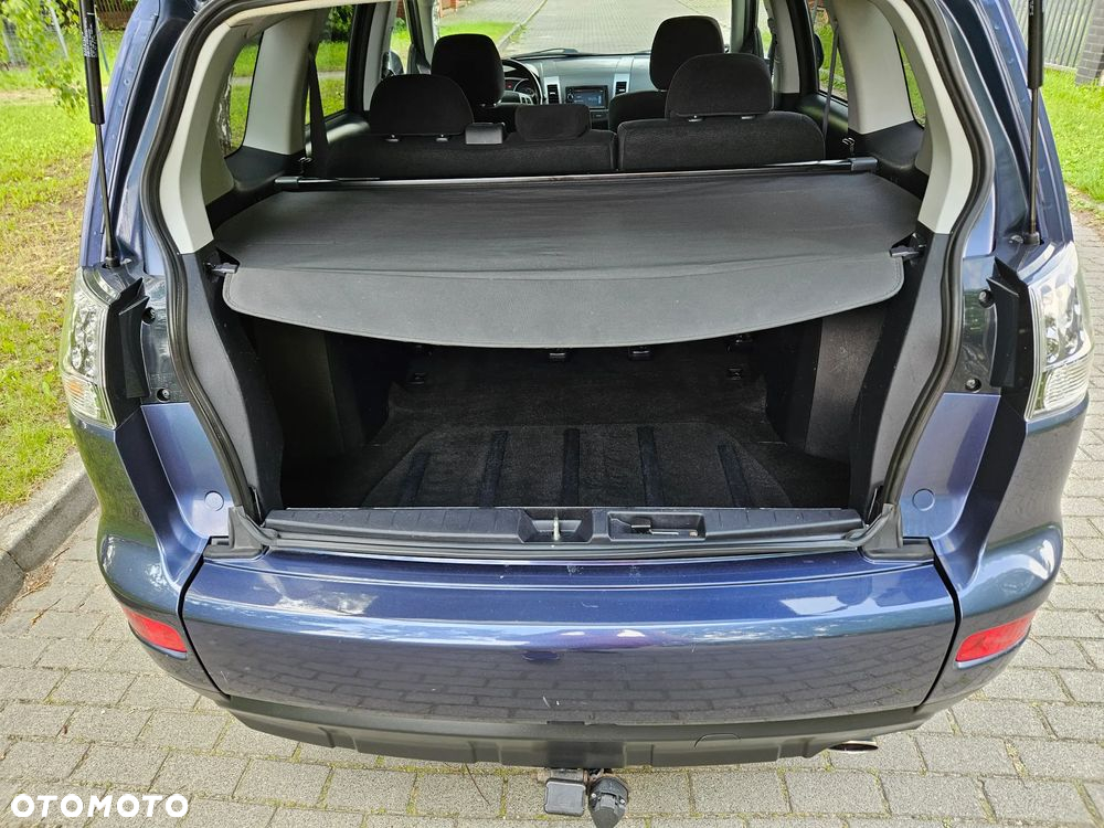 Mitsubishi Outlander - 25
