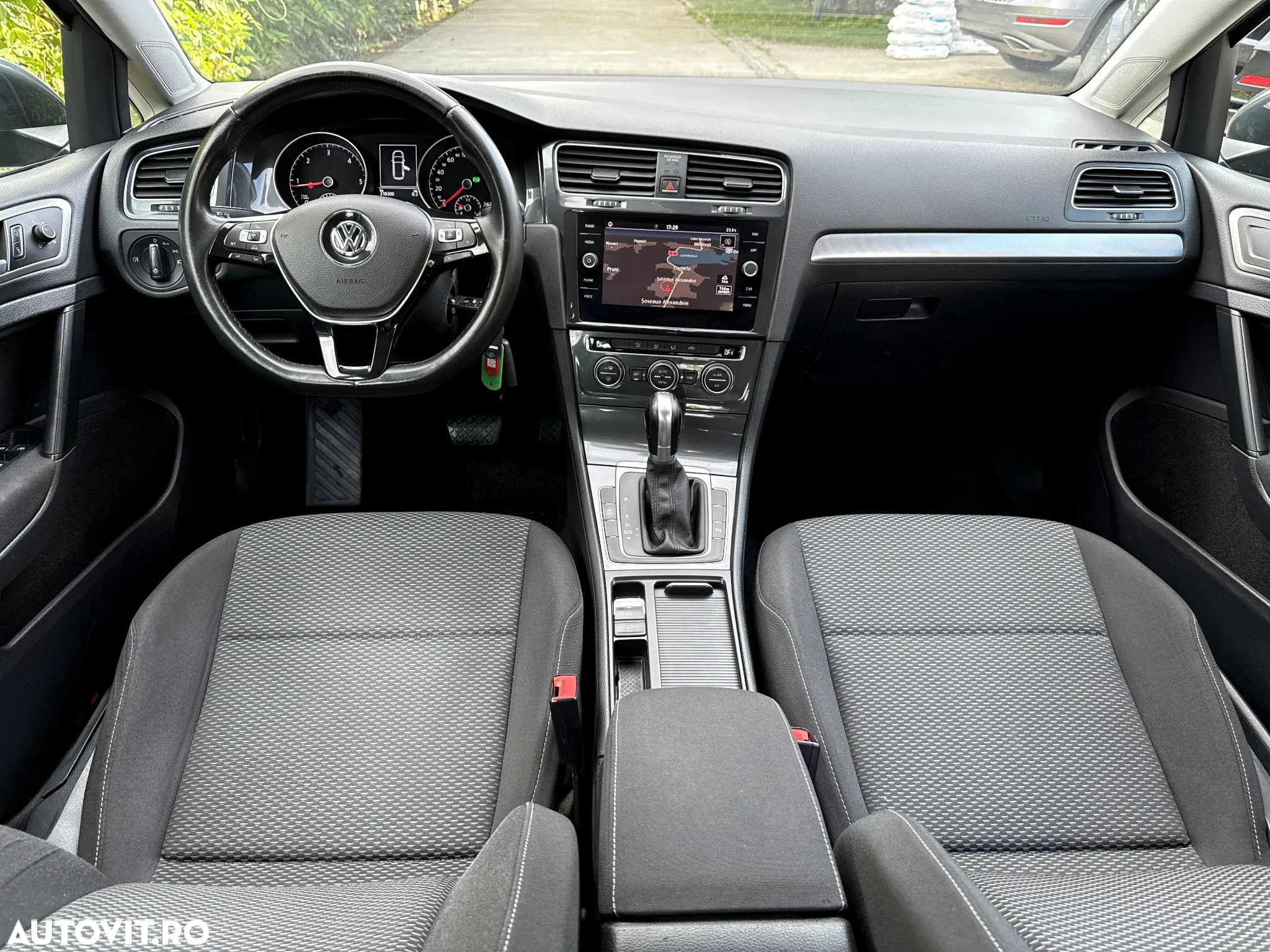 Volkswagen Golf 1.6 TDI DSG Comfortline - 9