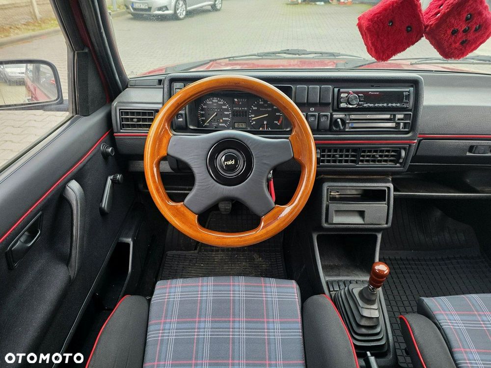 Volkswagen Jetta 1.3 GL - 14