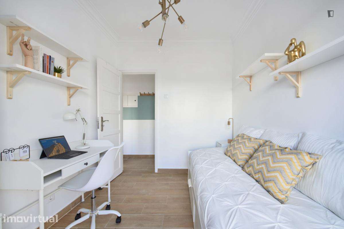 Quarto - localizado em Amadora Lisbon - Grande imagem: 5/31
