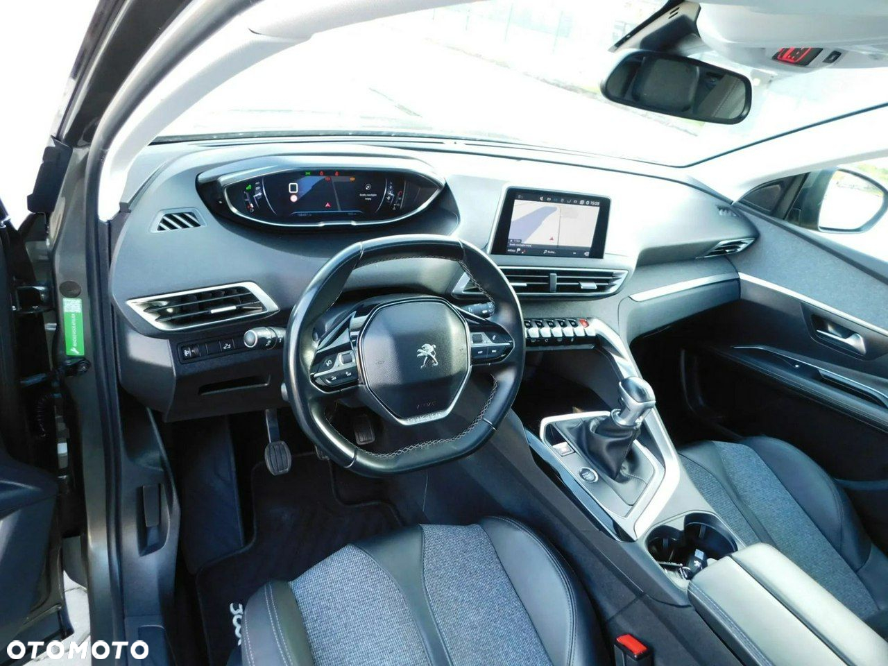 Peugeot 3008 1.5 BlueHDi Allure S&S - 15