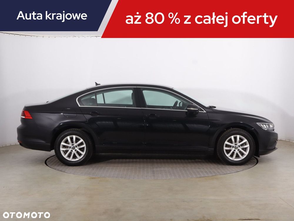 Volkswagen Passat - 8