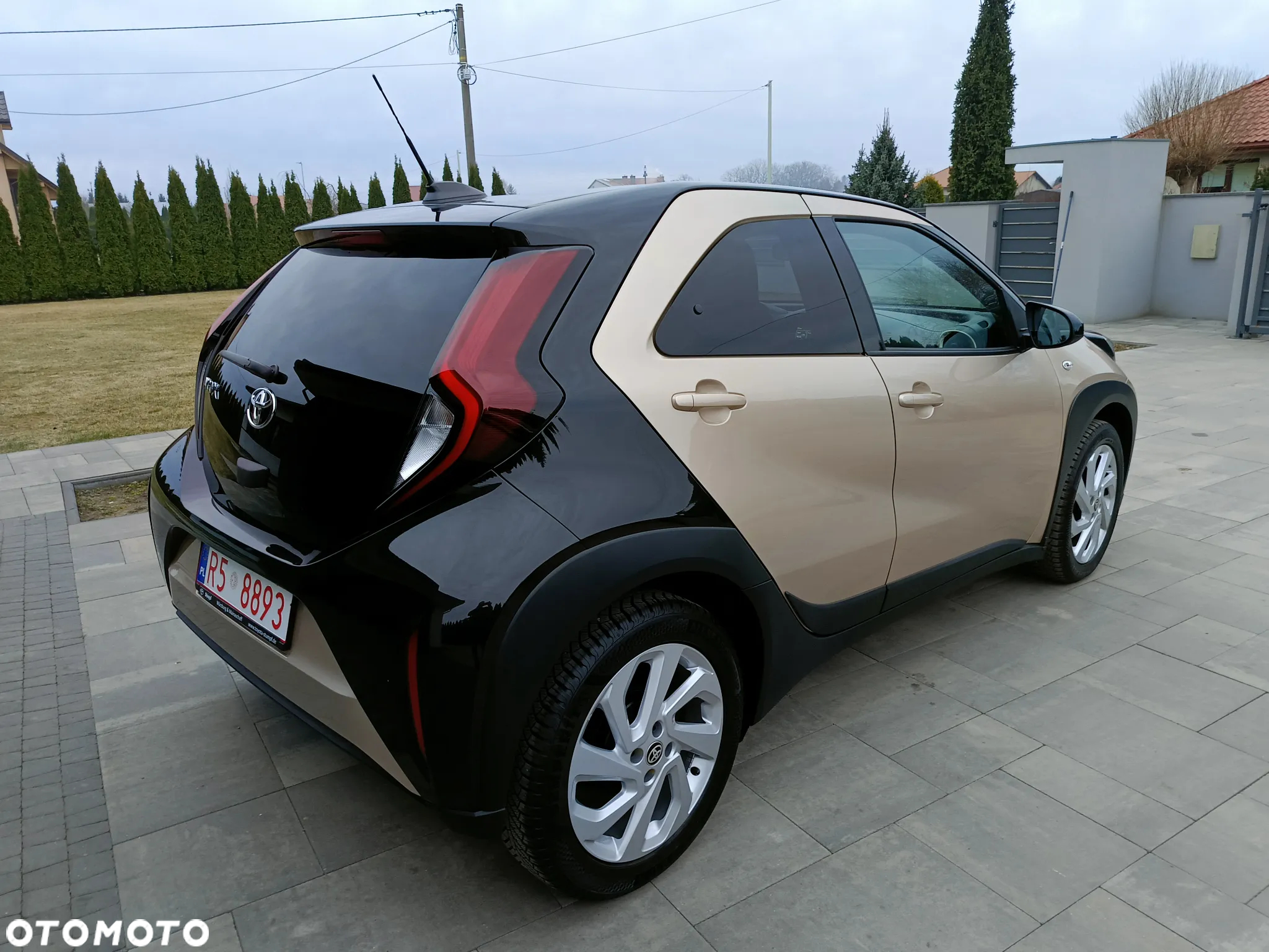 Toyota Aygo X 1.0 VVT-i Color Edition X-shift - 10