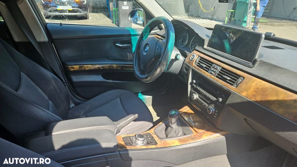 BMW Seria 3 325i - 8