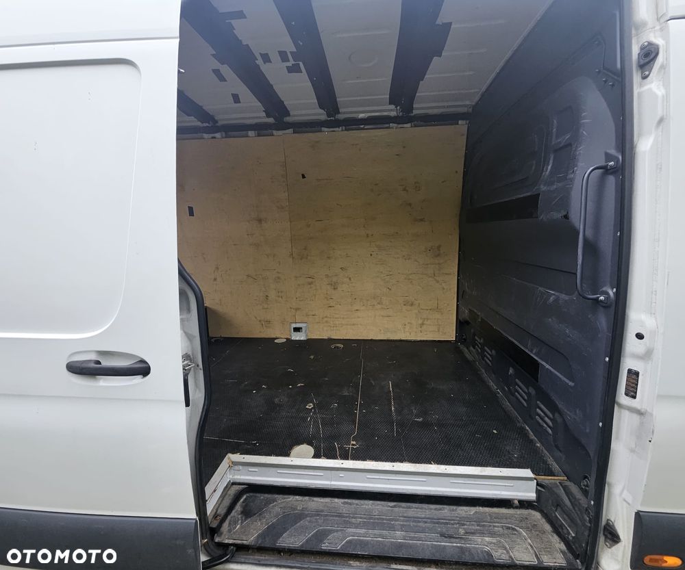 Mercedes-Benz Sprinter - 9