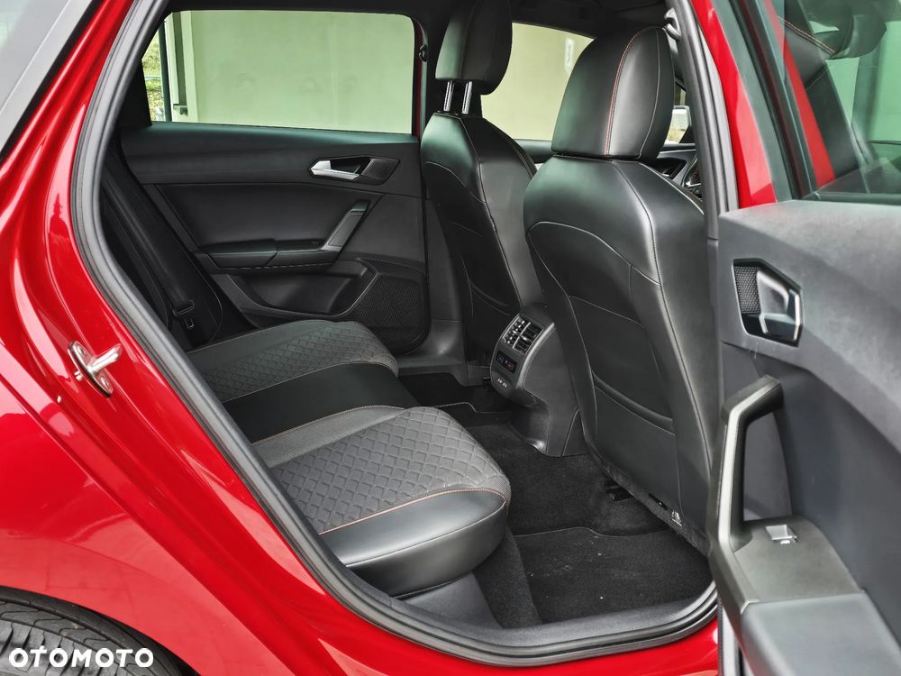 Seat Leon 1.5 eTSI OPF DSG FR Black Edition - 5