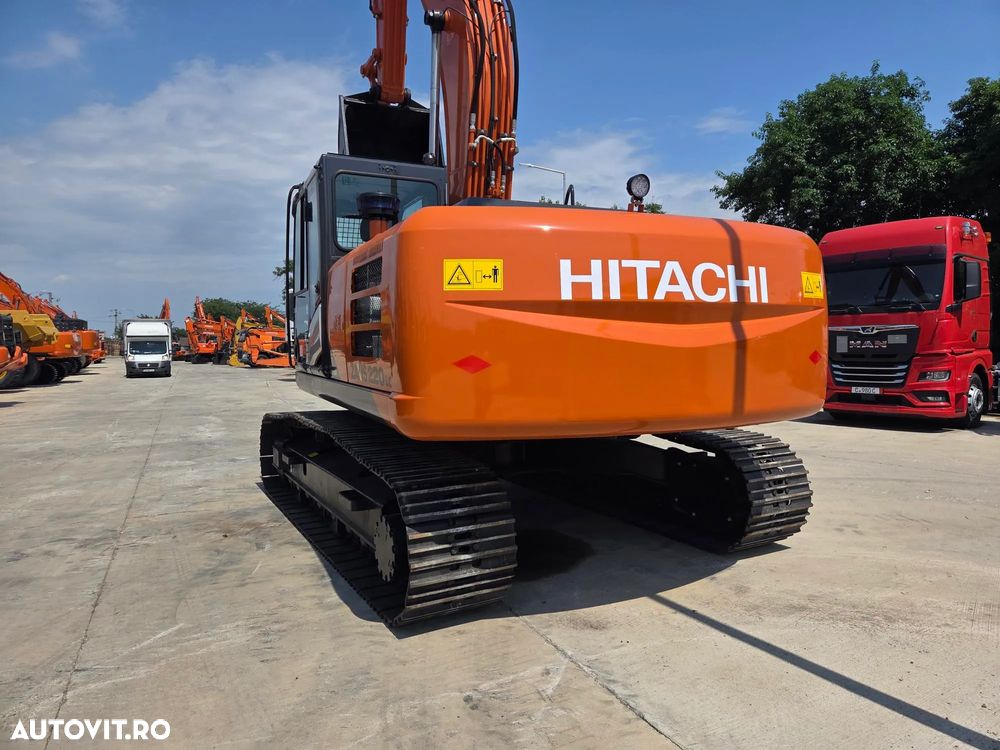 Hitachi 22tone, ZX220, 2025, 8h, NOU, CUPA 1,3mc, inst picon pe brate, aer conditionat, scaun operator pneumatic, CE, posibilitate leasing 5 ani-PROMOTIE 109.500 EUR+Tva - 2