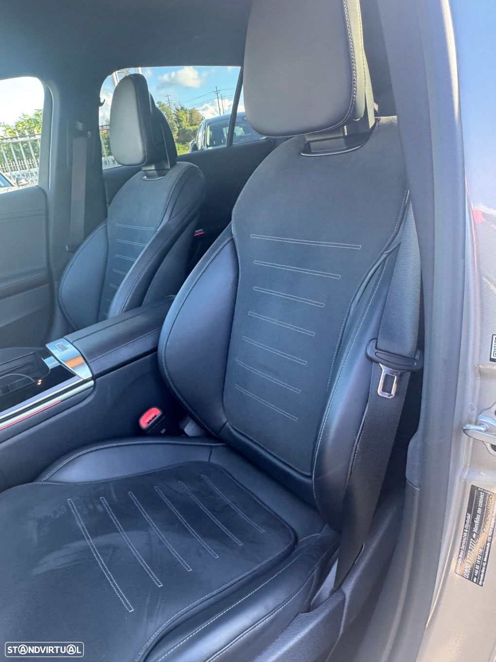 Mercedes-Benz C 300 e AMG Line - 16