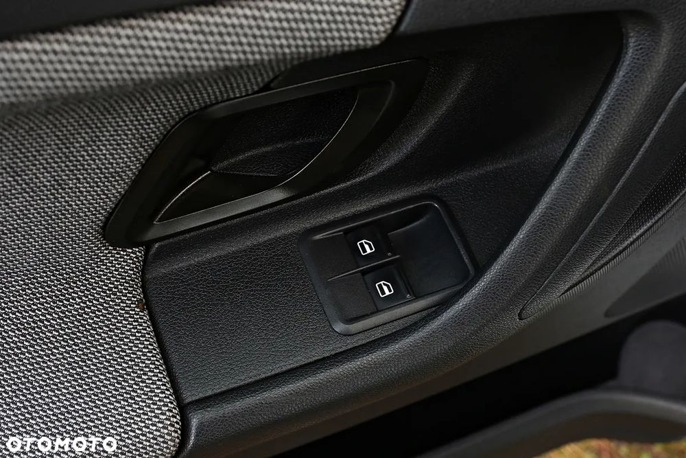 Skoda Fabia 1.2 TSI Active - 32