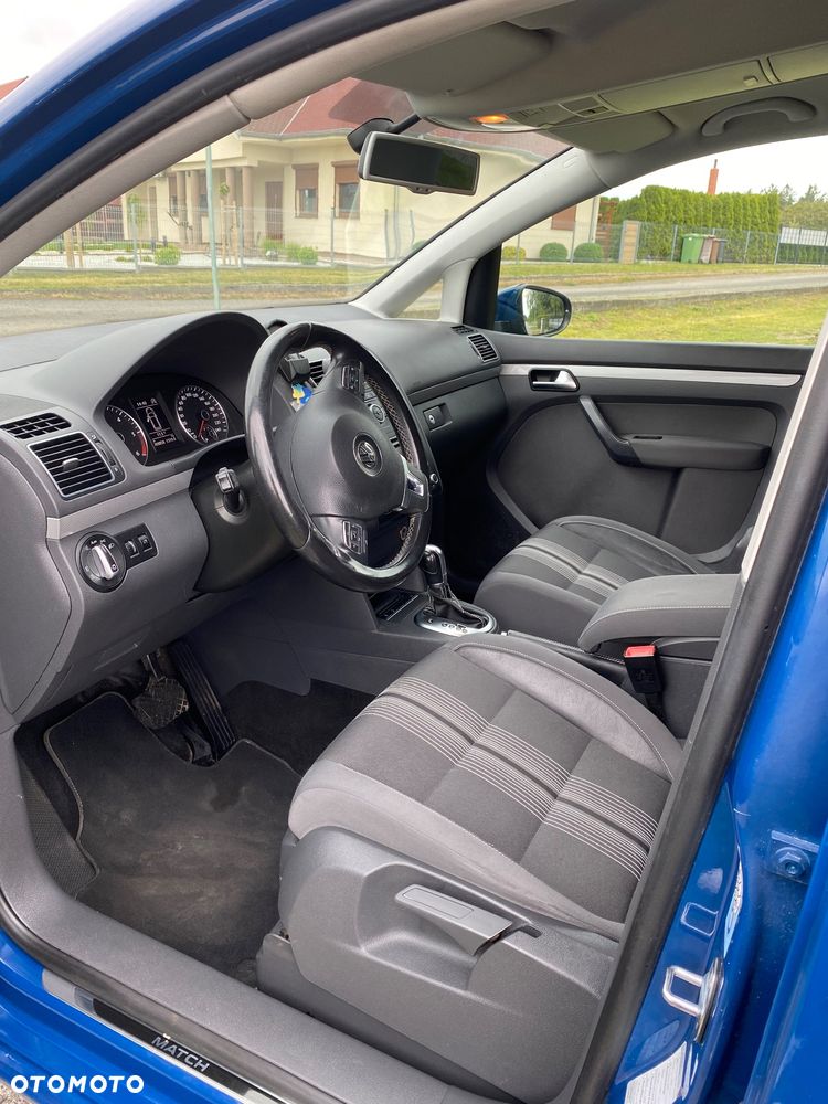 Volkswagen Touran 2.0 TDI DPF DSG MATCH - 9