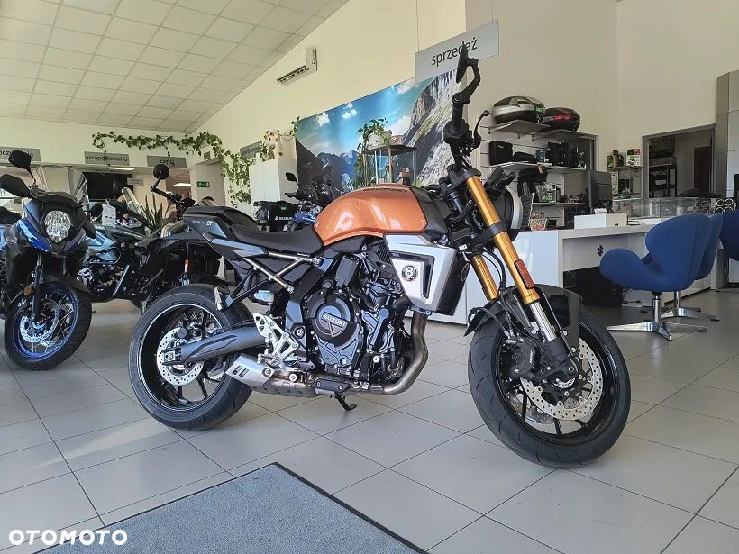 Suzuki GSX - 2