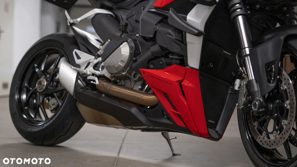Ducati Streetfighter V2 - 21