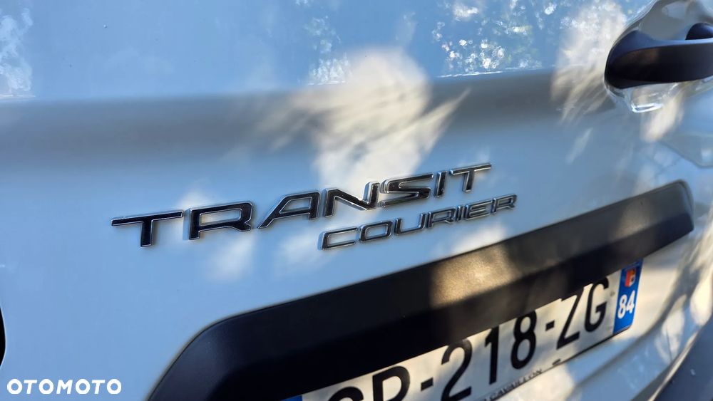 Ford Transit Courier - 11