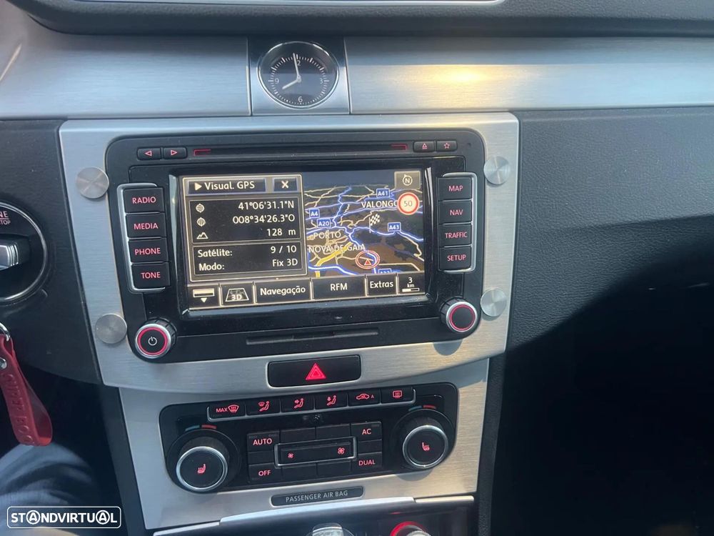 VW Passat Variant 2.0 Blue TDI DSG SCR Highline - 8