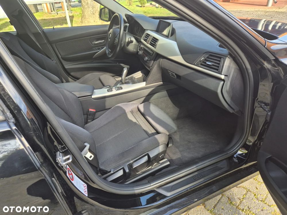 BMW Seria 3 320d - 15