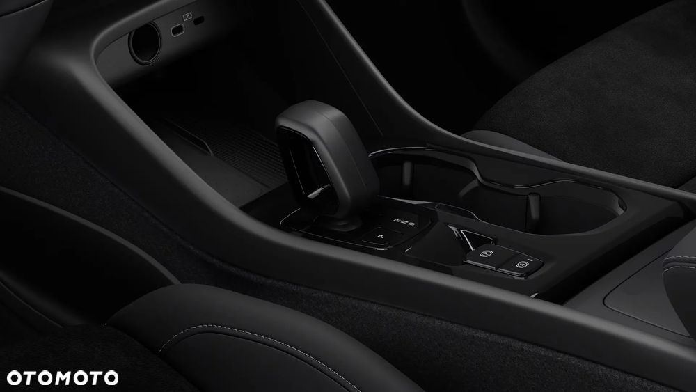 Volvo XC 40 B4 Plus Black Edition - 9