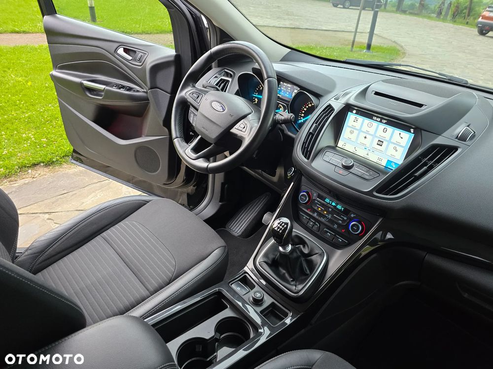 Ford Kuga 2.0 TDCi 2x4 Titanium - 28