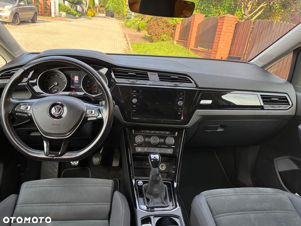 Volkswagen Touran 1.5 TSI EVO Highline - 10