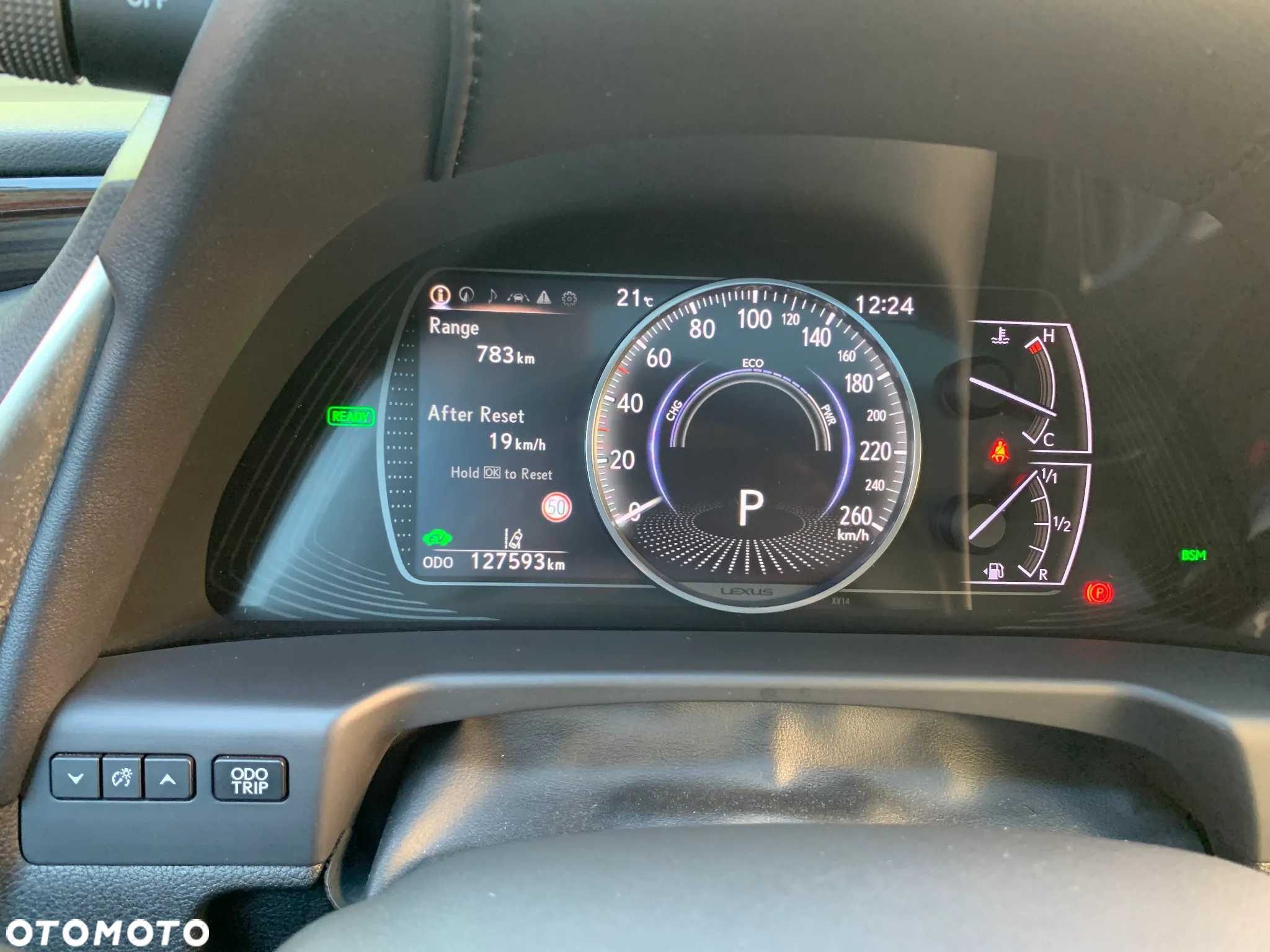 Lexus ES 300h Omotenashi - 16