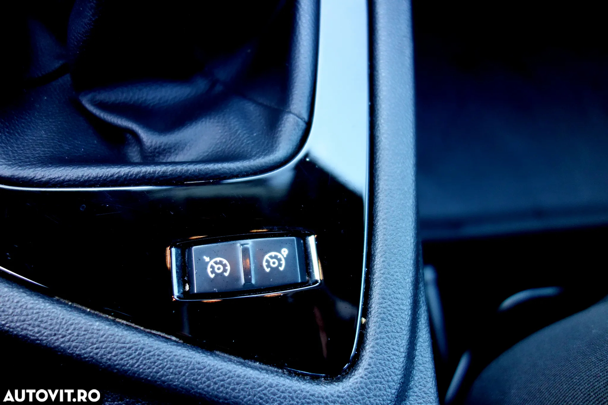Renault Megane TCe Business - 8