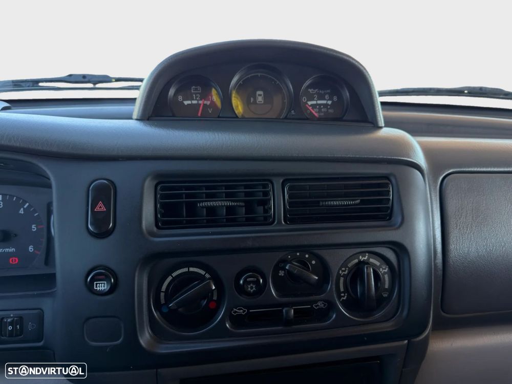 Mitsubishi Pajero Sport 2.5 TD GLS - 16