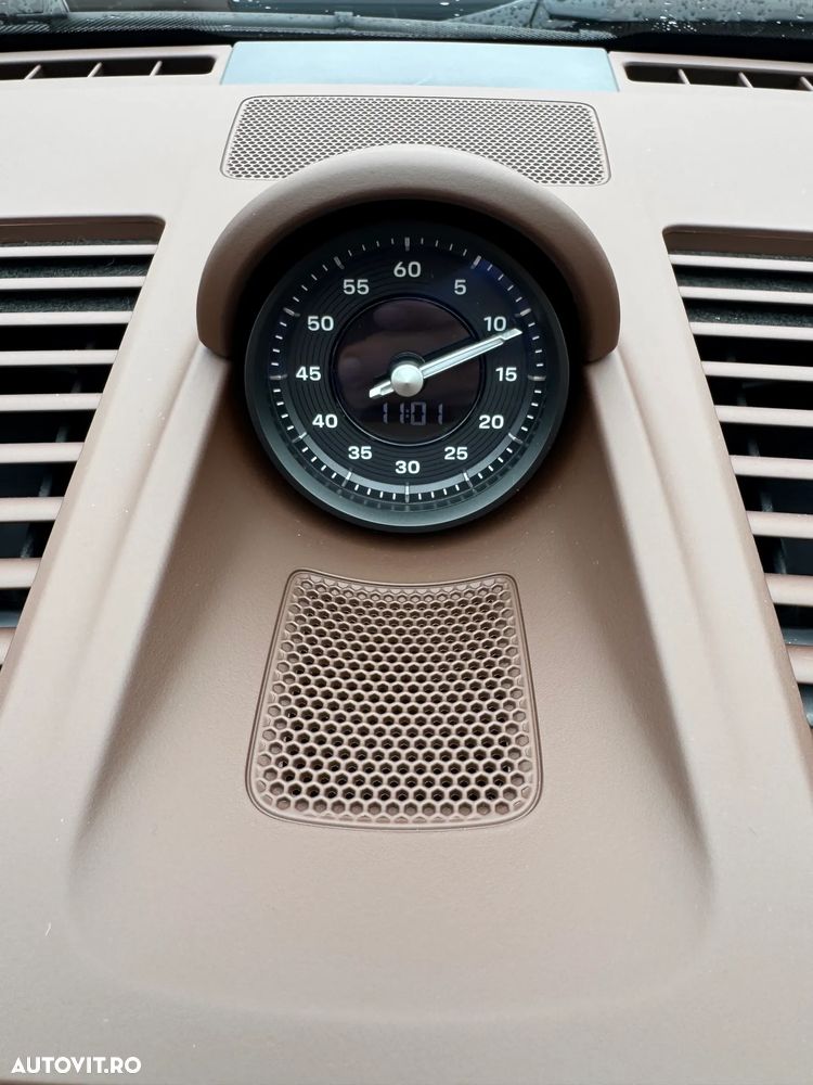 Porsche 911 4 GTS PDK - 9