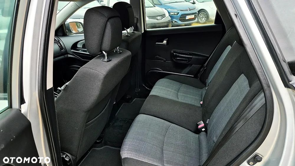 Kia Ceed 1.4 CVVT Dream-Team Edition - 34