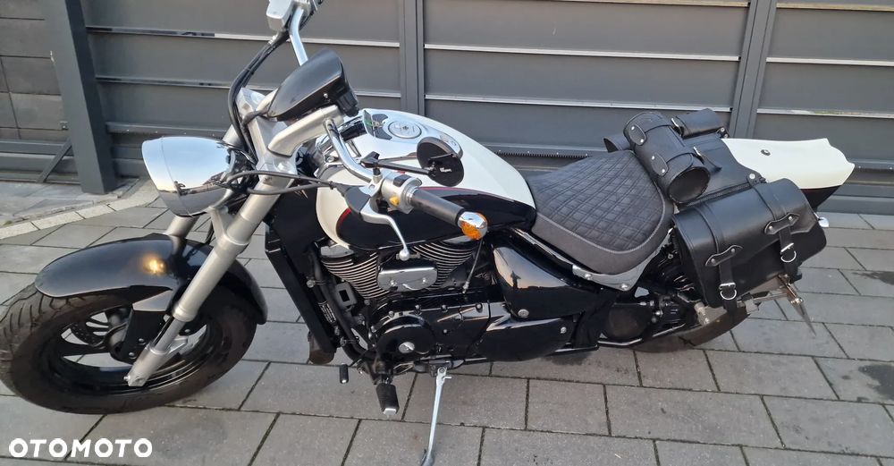 Suzuki Intruder - 18