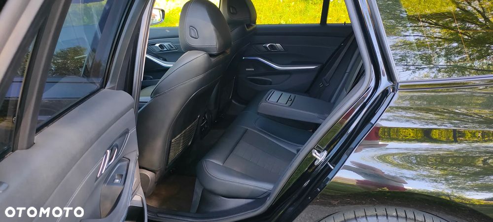 BMW Seria 3 320d Sport Line Shadow sport - 7