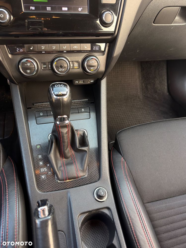 Skoda Octavia 2.0 TDI DSG RS - 20