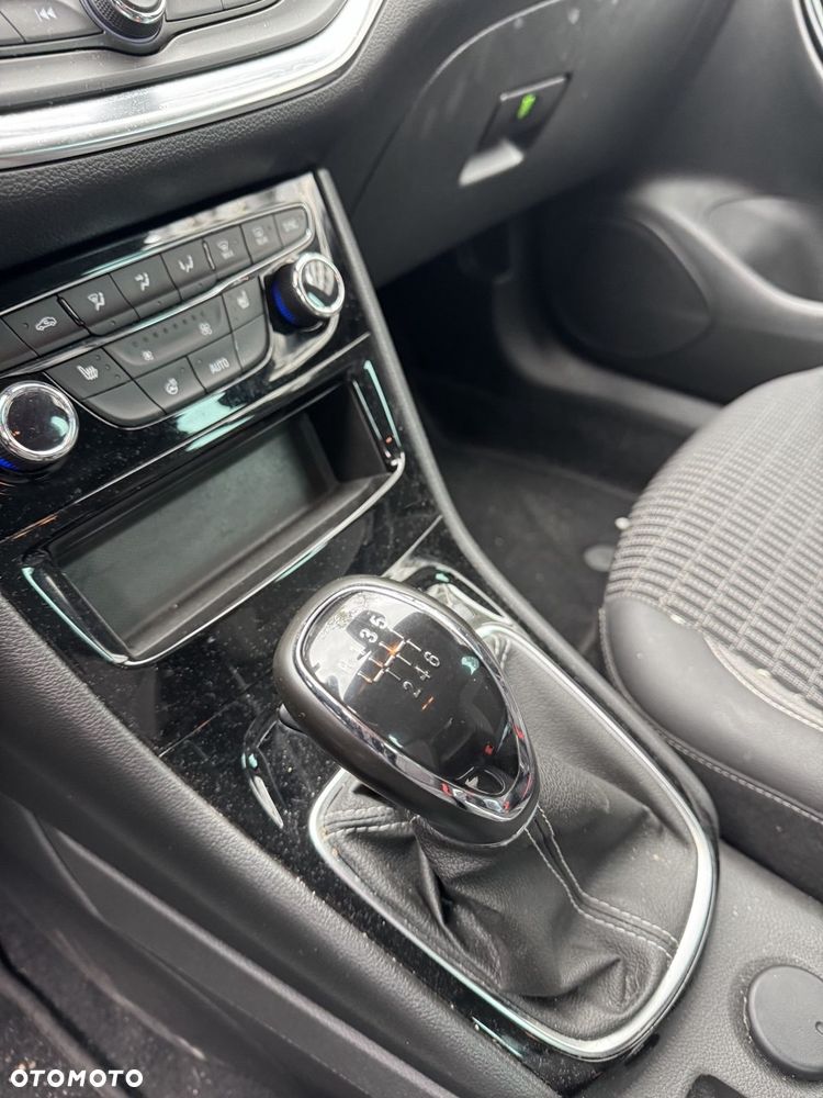Opel Astra 1.2 T Elegance S&S - 8