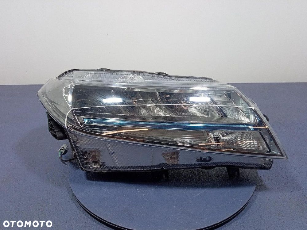 SUZUKI VITARA II II- LIFT 18- REFLEKTOR PRAWY LAMPA PRZÓD 100-7R016 - 1