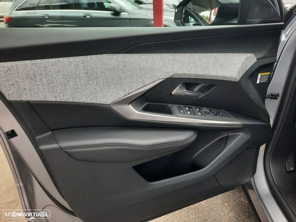 Peugeot 3008 Hybrid 145 e-DSC6 Allure - 21